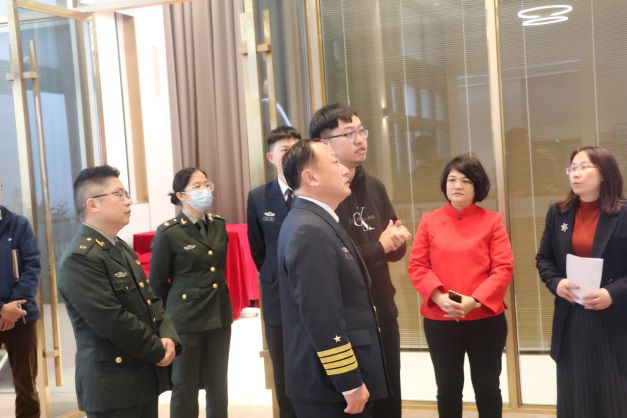 熱烈歡迎東莞軍分區(qū)大校政治委員劉松濤一行蒞臨我司調(diào)研指導(dǎo)(圖8)