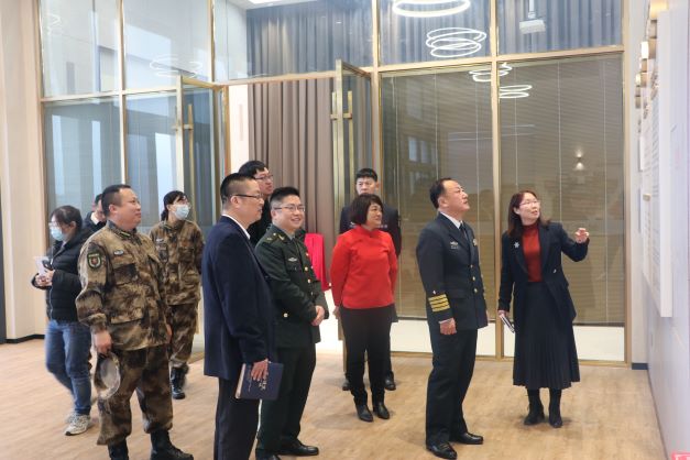 熱烈歡迎東莞軍分區(qū)大校政治委員劉松濤一行蒞臨我司調(diào)研指導(dǎo)(圖7)