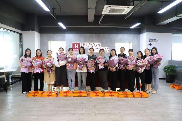 “春風(fēng)如你 熠熠芳華”婦女節(jié)花藝活動芬芳來襲(圖12)