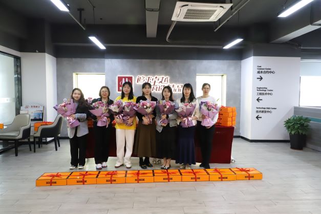“春風(fēng)如你 熠熠芳華”婦女節(jié)花藝活動芬芳來襲(圖14)